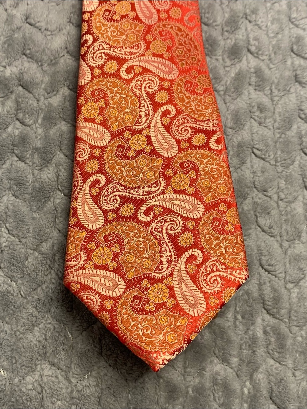 Red and Gold Paisley Men's Tie - Classic Dress Tie